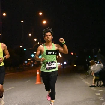 Runner Photo 7707975