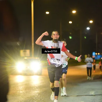 Runner Photo 7707981