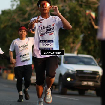 Runner Photo 7707992