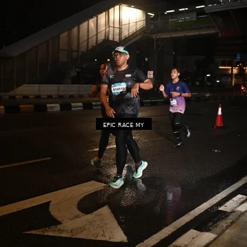 Runner Photo 7707995