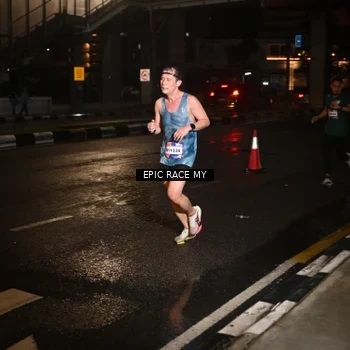 Runner Photo 7708002