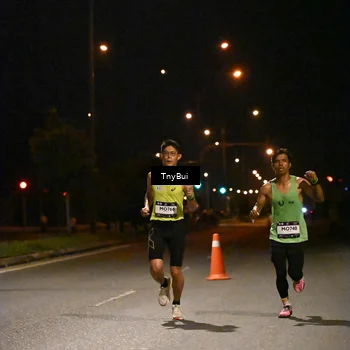 Runner Photo 7708003