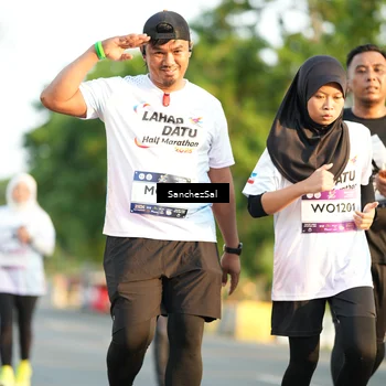 Runner Photo 7708004