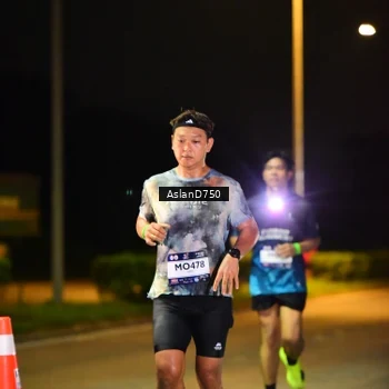 Runner Photo 7708006