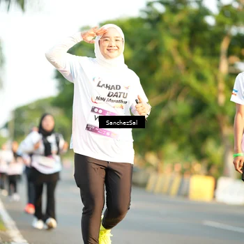 Runner Photo 7708008