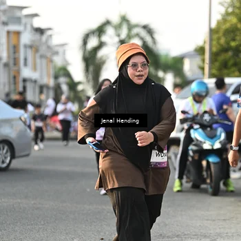 Runner Photo 7708025