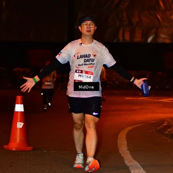 Runner Photo 7708027
