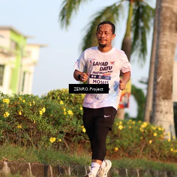 Runner Photo 7708037