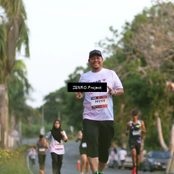 Runner Photo 7708038
