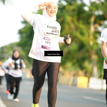 Runner Photo 7708044