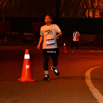 Runner Photo 7708059