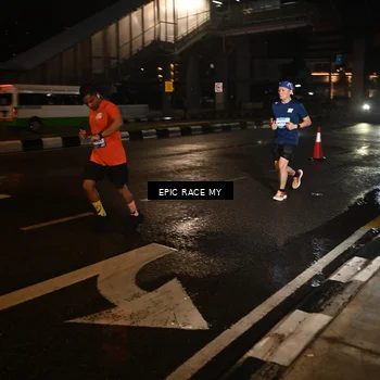 Runner Photo 7708072