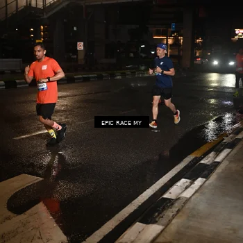 Runner Photo 7708075