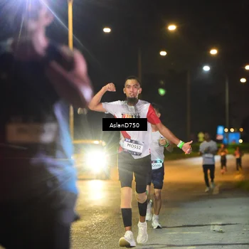 Runner Photo 7708076