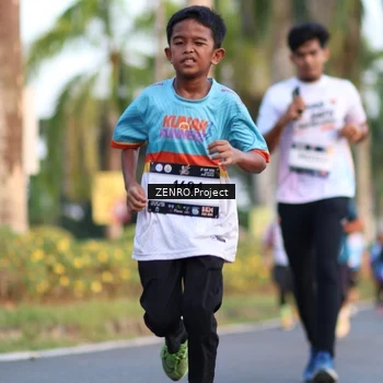 Runner Photo 7708080