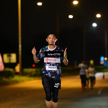 Runner Photo 7708083