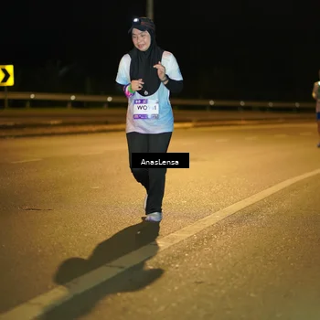 Runner Photo 7708088