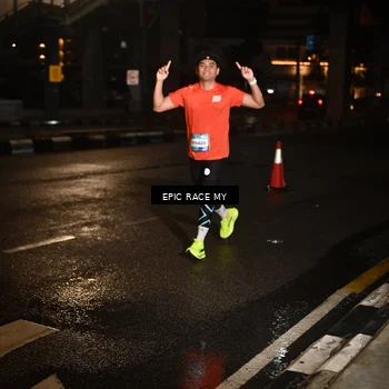 Runner Photo 7708092