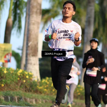 Runner Photo 7708110