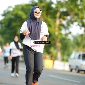 Runner Photo 7708133