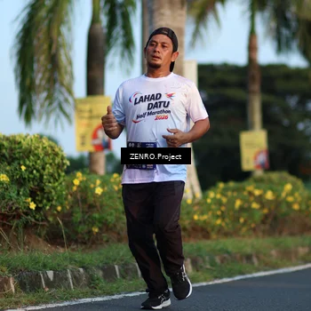 Runner Photo 7708173