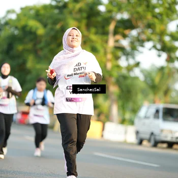 Runner Photo 7708244