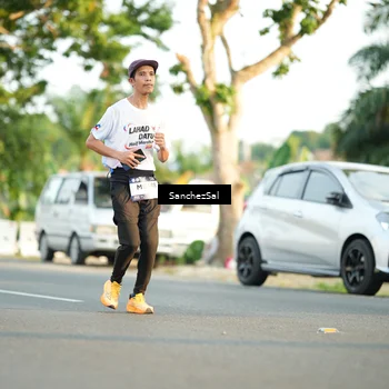 Runner Photo 7708301