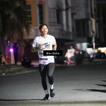 Runner Photo 7708302