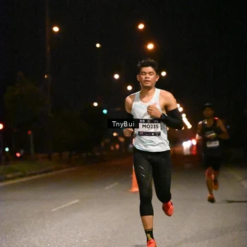 Runner Photo 7708359
