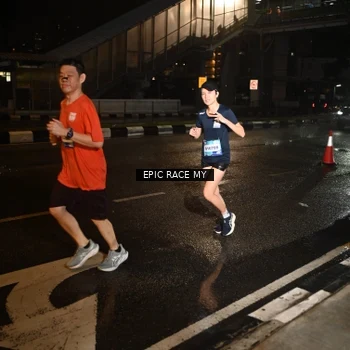Runner Photo 7708381