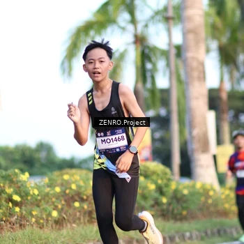 Runner Photo 7708398