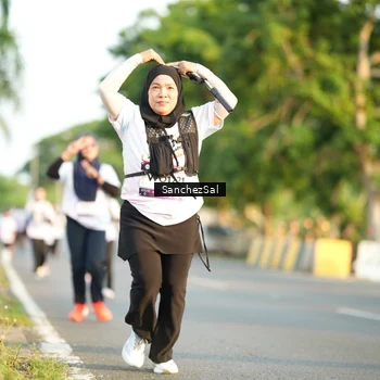 Runner Photo 7708420