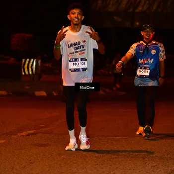 Runner Photo 7708495