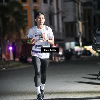 Runner Photo 7708557