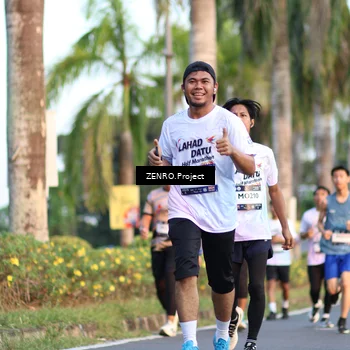Runner Photo 7708618