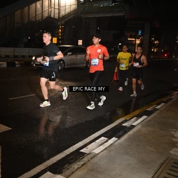 Runner Photo 7708657