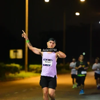 Runner Photo 7708659