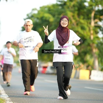 Runner Photo 7708665