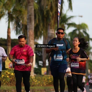 Runner Photo 7708670