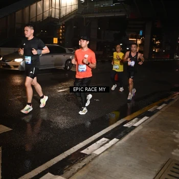 Runner Photo 7708676
