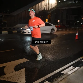 Runner Photo 7708683