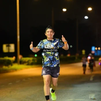 Runner Photo 7708685