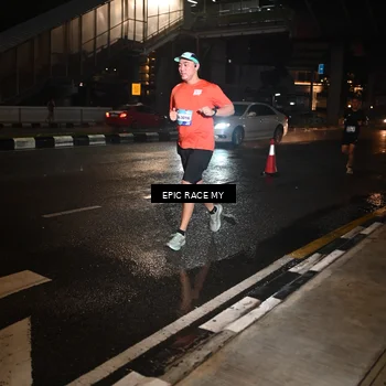 Runner Photo 7708687