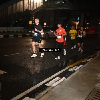 Runner Photo 7708714