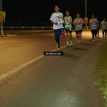 Runner Photo 7708746