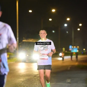 Runner Photo 7708756