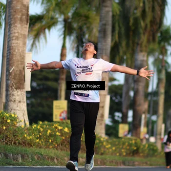 Runner Photo 7708782