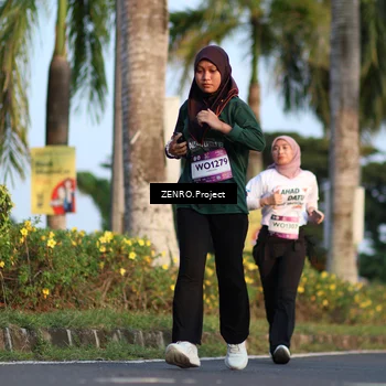 Runner Photo 7708798