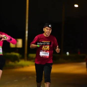 Runner Photo 7708818