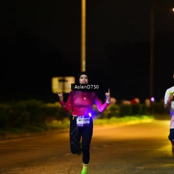 Runner Photo 7708819